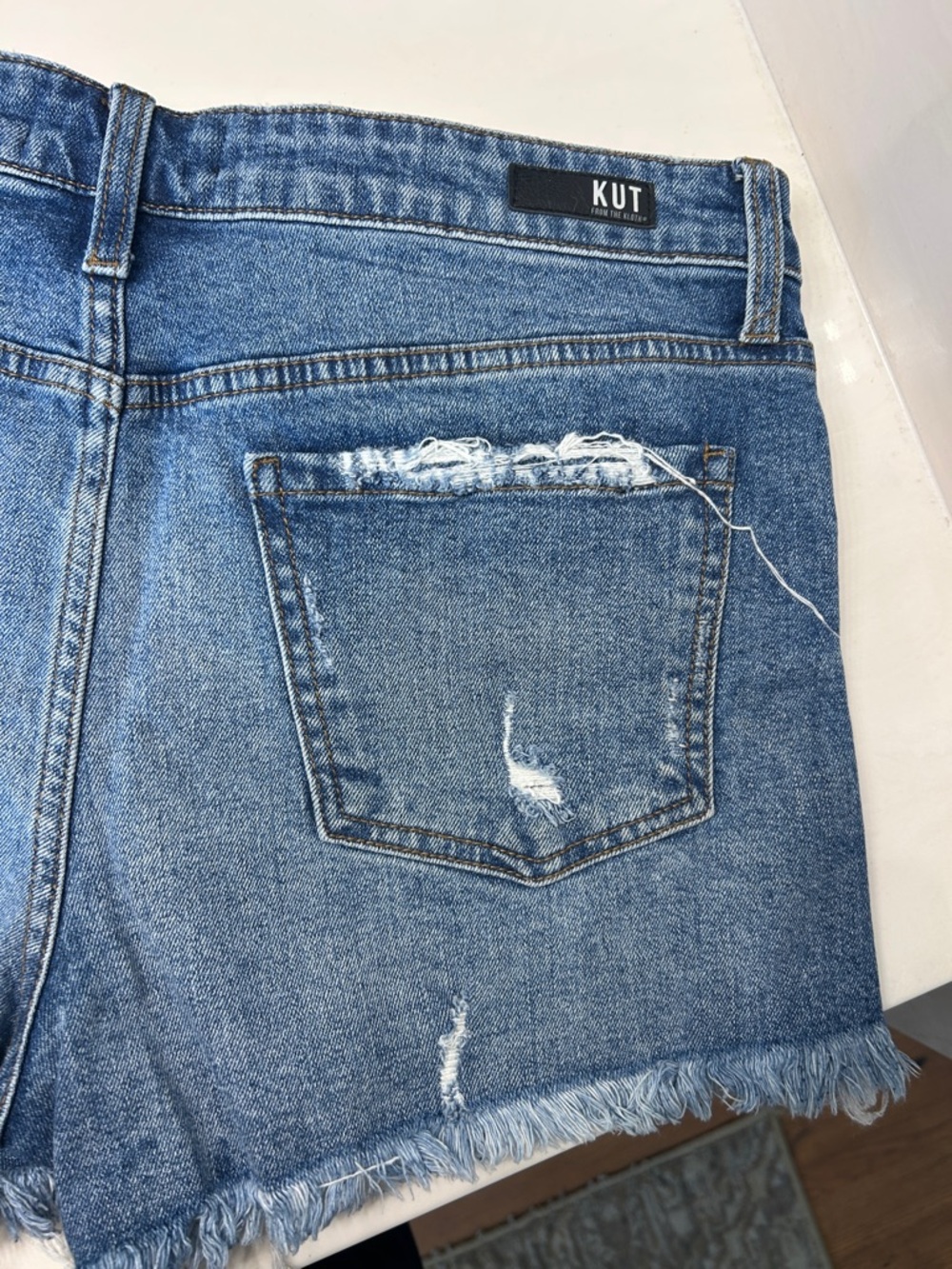 Kut From The Kloth High Rise Jane Denim Frayed Hem Shorts NWOT, 8 - Picture 6 of 10